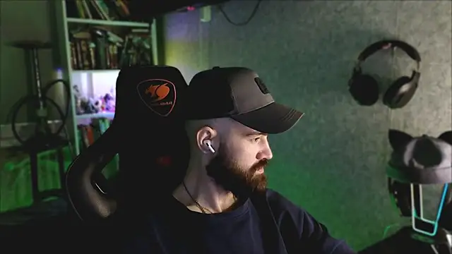  Mostly  online show from April 16, 2026, 11:18 pm