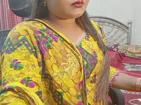 Nusrat Faria online show from June 17, 2026, 6:42 pm