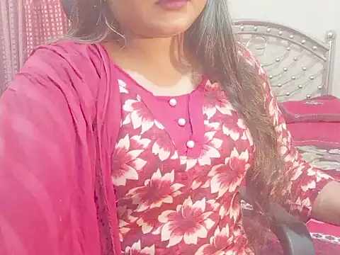 Nusrat Faria online show from June 18, 2026, 7:40 pm