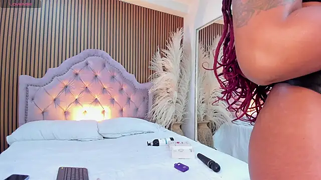 Snapshot of StacyMoon_ chatting on February 17, 2026, 5:04 am StacyMoon online show from February 17, 2026, 5:04 am