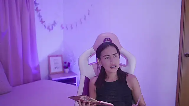 Snapshot of Keitty_fox27 chatting on February 23, 2026, 1:52 pm Keitty fox27 online show from February 23, 2026, 1:52 pm