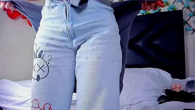 Snapshot of EmmaWilliamss4 chatting on February 23, 2026, 9:01 pm EmmaWilliamss4 online show from February 23, 2026, 9:01 pm