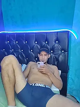 Snapshot of junior_men22 chatting on February 17, 2026, 1:29 pm junior men22 online show from February 17, 2026, 1:29 pm