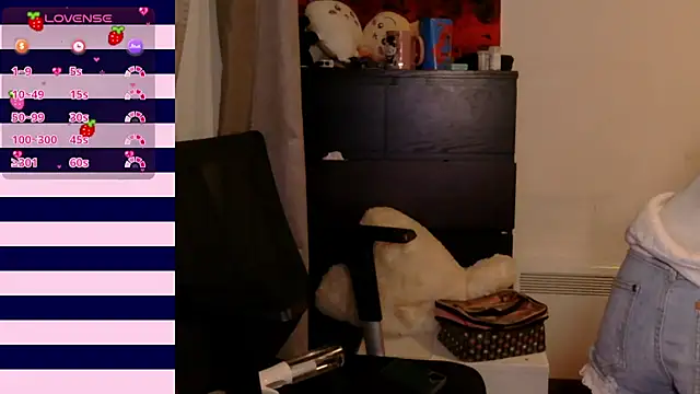 bloggirllaurel online show from February 23, 2026, 1:36 am