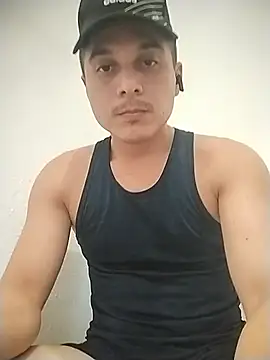 Snapshot of Reuss25 chatting on July 18, 2026, 12:37 am Reuss25 online show from July 18, 2026, 12:37 am