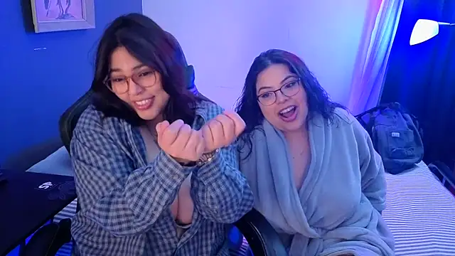 Snapshot of KittyTatts chatting on February 4, 2026, 4:18 am KittyTatts online show from February 4, 2026, 4:18 am