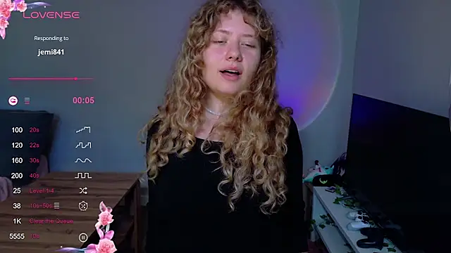 Snapshot of Milounee chatting on June 30, 2026, 9:10 am Milounee online show from June 30, 2026, 9:10 am