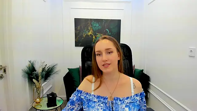CaseyTerini online show from June 30, 2026, 4:24 am