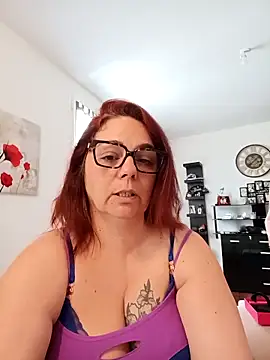 pulpeuse64 online show from March 8, 2026, 12:42 pm