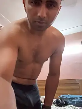 pradeep8704 online show from July 15, 2026, 3:39 pm