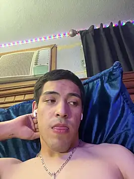 Snapshot of Tupapi696969q chatting on May 16, 2026, 4:31 am Tupapi696969q online show from May 16, 2026, 4:31 am
