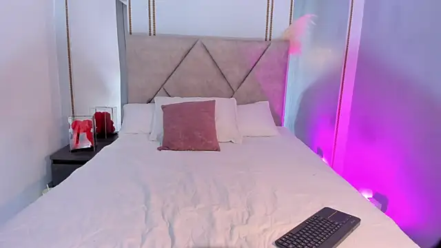 NiicoleLeroy online show from March 21, 2026, 12:10 pm