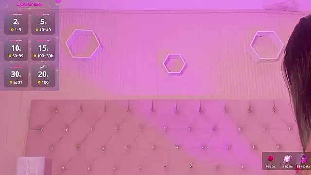 Snapshot of JazminRusso_ chatting on February 17, 2026, 5:37 am JazminRusso online show from February 17, 2026, 5:37 am