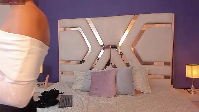 Snapshot of Sara_Evaanns chatting on February 12, 2026, 2:34 pm Sara Evaanns online show from February 12, 2026, 2:34 pm