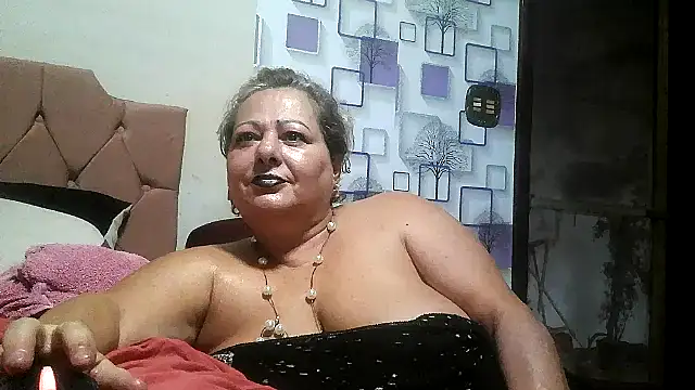 Snapshot of bialoba7 chatting on February 1, 2026, 9:35 pm bialoba7 online show from February 1, 2026, 9:35 pm