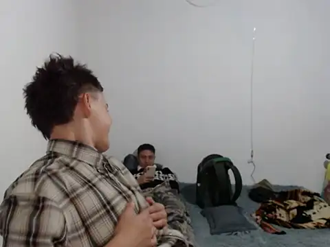 Snapshot of Brenda_Tina699 chatting on March 5, 2026, 1:34 am Brenda Tina699 online show from March 5, 2026, 1:34 am