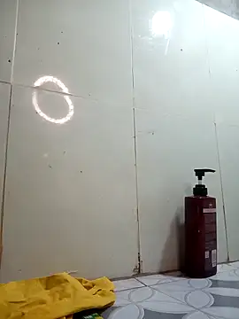 Vyvvyy69 online show from April 14, 2026, 10:27 pm