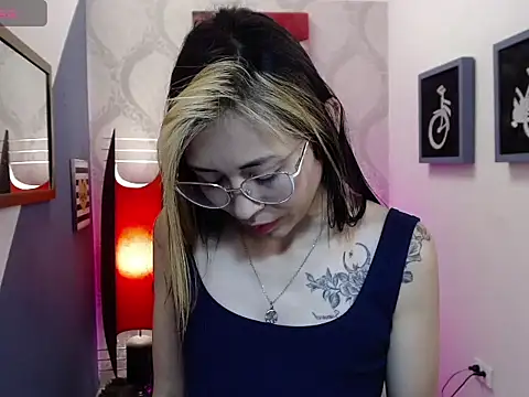 Snapshot of Liaaa_Seraaph chatting on February 7, 2026, 1:59 pm Liaaa Seraaph online show from February 7, 2026, 1:59 pm