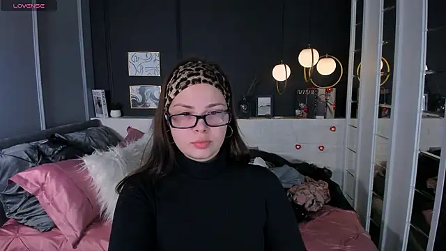 Maykinkya online show from February 25, 2026, 1:54 pm