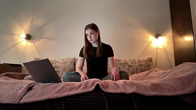 Snapshot of LissaBliss chatting on March 6, 2026, 12:34 pm LissaBliss online show from March 6, 2026, 12:34 pm