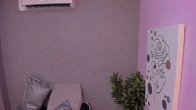 lil miia online show from March 10, 2026, 7:19 pm