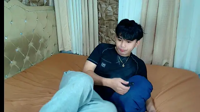 Snapshot of xlovercutietwink chatting on February 11, 2026, 4:56 pm xlovercutietwink online show from February 11, 2026, 4:56 pm