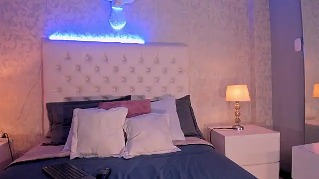 LilyHartt online show from April 12, 2026, 3:17 pm