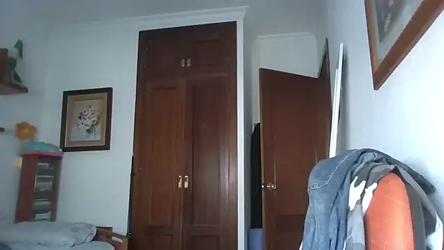 Snapshot of poliakovxx chatting on February 9, 2026, 2:43 pm poliakovxx online show from February 9, 2026, 2:43 pm