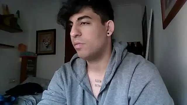 Snapshot of poliakovxx chatting on February 10, 2026, 10:41 am poliakovxx online show from February 10, 2026, 10:41 am