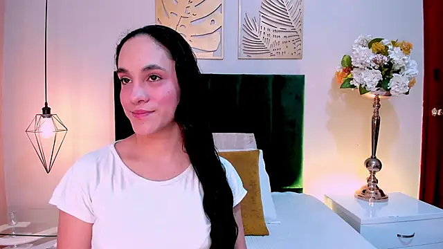 Snapshot of CelesteQueeen chatting on April 21, 2026, 12:11 pm CelesteQueeen online show from April 21, 2026, 12:11 pm