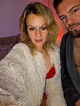 Snapshot of Couple-Kiwii-Orchidee-Boy chatting on March 11, 2026, 6:14 pm Couple-Kiwii-Orchidee-Boy online show from March 11, 2026, 6:14 pm