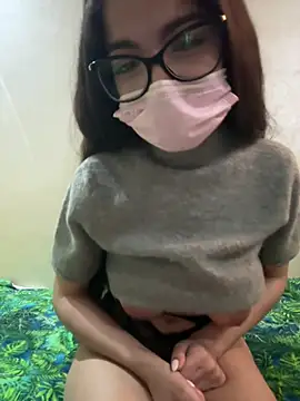 Snapshot of IRIS-GIRL chatting on April 28, 2026, 12:21 pm IRIS-GIRL online show from April 28, 2026, 12:21 pm