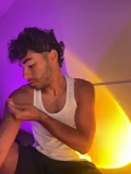 Snapshot of its_alejandro27 chatting on February 25, 2026, 1:59 am its alejandro27 online show from February 25, 2026, 1:59 am