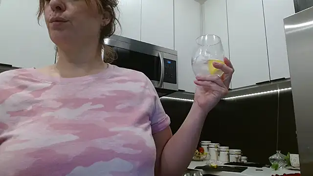 HazelSkyesChat online show from May 19, 2026, 6:36 pm
