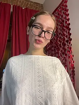 Snapshot of MyKittySayMeow chatting on February 14, 2026, 8:27 pm MyKittySayMeow online show from February 14, 2026, 8:27 pm