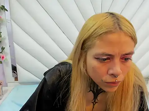 Snapshot of Dakota_Angell_ chatting on February 5, 2026, 3:00 am Dakota Angell online show from February 5, 2026, 3:00 am