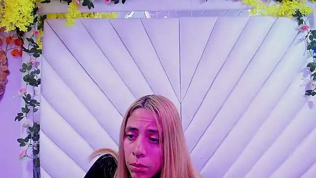 Snapshot of Dakota_Angell_ chatting on February 10, 2026, 2:59 am Dakota Angell online show from February 10, 2026, 2:59 am