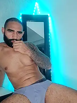 Snapshot of Lucius40 chatting on February 24, 2026, 4:21 am Lucius40 online show from February 24, 2026, 4:21 am