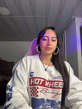 Snapshot of kuromi_x chatting on February 7, 2026, 1:42 am kuromi x online show from February 7, 2026, 1:42 am