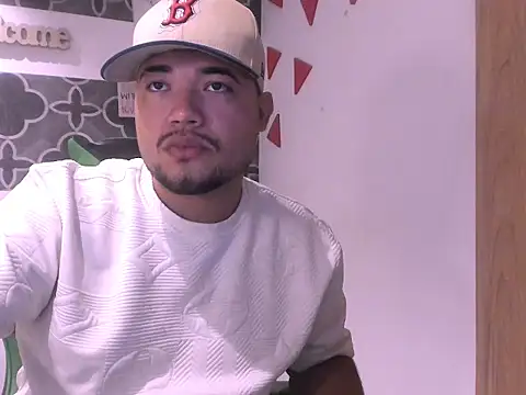 Snapshot of Cristhian_Dirty chatting on February 10, 2026, 1:10 am Cristhian Dirty online show from February 10, 2026, 1:10 am