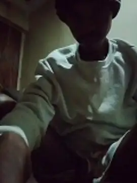 Snapshot of LLYSL chatting on February 14, 2026, 7:21 pm LLYSL online show from February 14, 2026, 7:21 pm