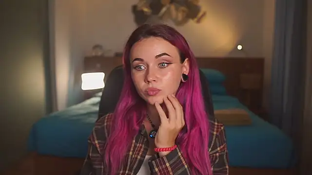 Snapshot of Sarah_Pink chatting on February 13, 2026, 11:28 am Sarah Pink online show from February 13, 2026, 11:28 am