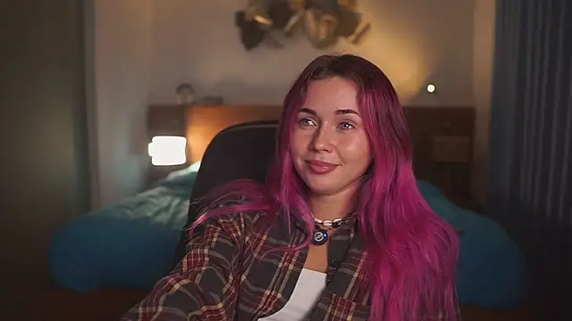 Snapshot of Sarah_Pink chatting on February 15, 2026, 12:25 pm Sarah Pink online show from February 15, 2026, 12:25 pm