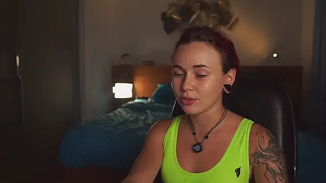 Snapshot of Sarah_Pink chatting on February 19, 2026, 11:28 am Sarah Pink online show from February 19, 2026, 11:28 am