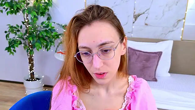 Snapshot of LeyaAtwood chatting on February 14, 2026, 5:15 am LeyaAtwood online show from February 14, 2026, 5:15 am