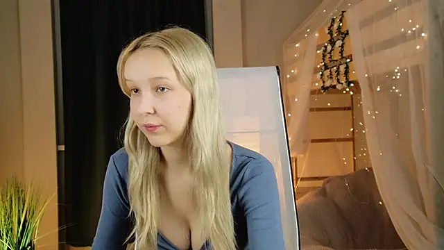 Snapshot of MaoqiBeverly chatting on April 18, 2026, 5:22 am MaoqiBeverly online show from April 18, 2026, 5:22 am
