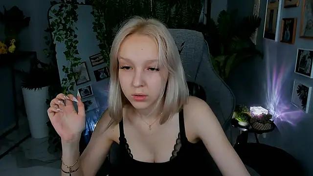 Snapshot of MaoqiBeverly chatting on May 19, 2026, 8:20 am MaoqiBeverly online show from May 19, 2026, 8:20 am