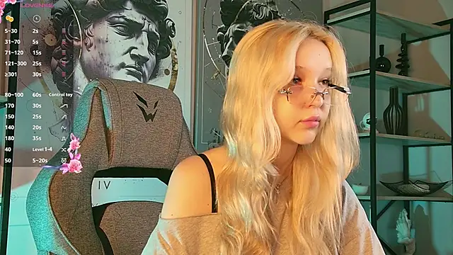 Snapshot of MaoqiBeverly chatting on June 15, 2026, 10:39 am MaoqiBeverly online show from June 15, 2026, 10:39 am