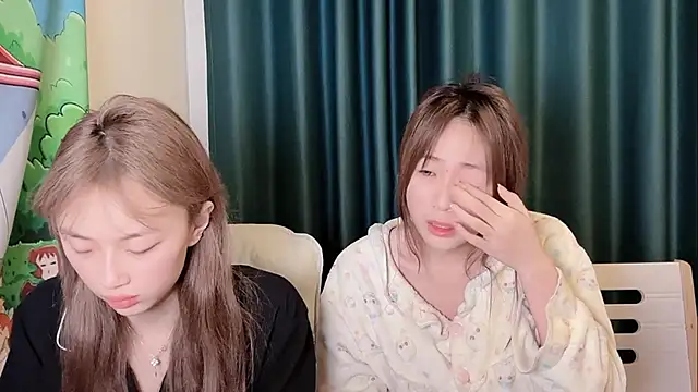 Snapshot of SM_0002 chatting on February 14, 2026, 7:43 pm SM 0002 online show from February 14, 2026, 7:43 pm