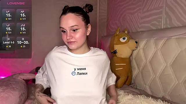 Snapshot of Barbie_Charm_ chatting on February 15, 2026, 8:16 pm Barbie Charm online show from February 15, 2026, 8:16 pm